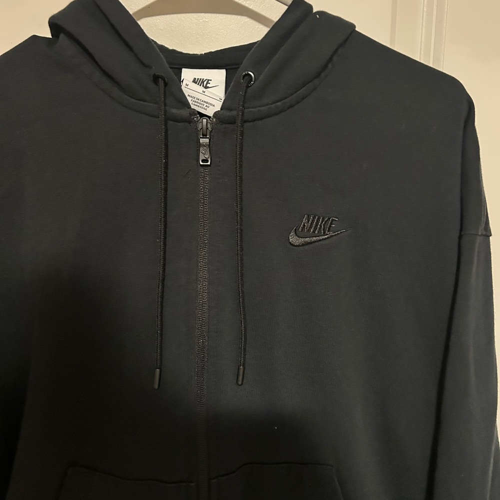Nike Women's Black Full Zip Hoodie in Size Medium - Picture 4 of 8